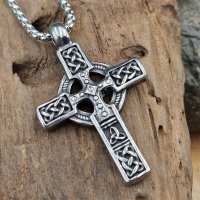 Kreuz Anhänger verziert mit keltischen Knoten und...