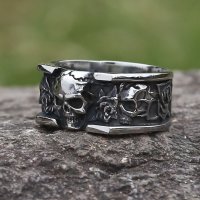 Draugr Totenkopf Ring  aus Edelstahl