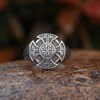 Keltisches Kreuz Ring verziert mit Keltischen Knoten aus Edelstahl