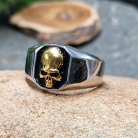 Goldfarbender Totenkopf Ring aus Edelstahl