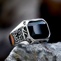 Ring "SVARTALF" aus Edelstahl mit schwarzem Stein