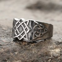 Ring "ULL" verziert mit einer Triqueta aus Edelstahl