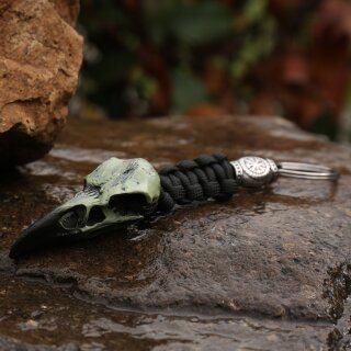 Viking Raven Skull Keychain “Hrafnkel” – Norse Raven Skull Paracord