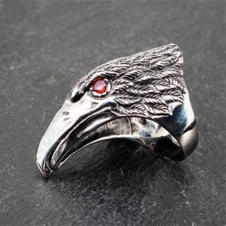Adler Ring "Hräsvelg" mir roten Steinaugen, aus Edelstahl.