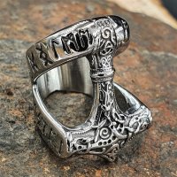 Thors Hammer Ring mit nordischen Runen aus Edelstahl