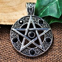Keltisches Pentagramm Amulett mit schwarzen Steinen - aus...