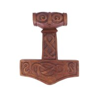 Thorshammer aus Holz mit geschnitztem Gesicht